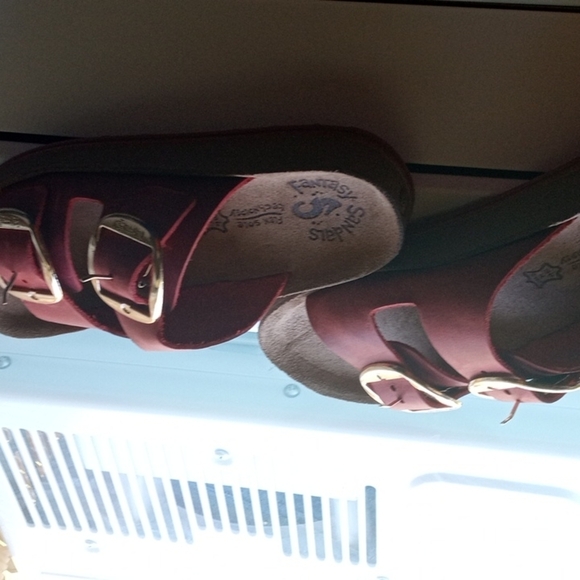 Fantasy sandals red  size 6 - Picture 1 of 7